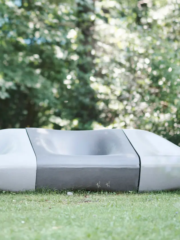 DUNE - Design by Rainer Mutsch | Die Lounge-Liege besteht aus vier Elementen, die als Einzelstücke oder modular arrangiert werden können.