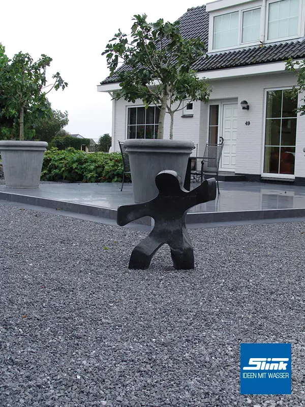 8153 Mod. A Skulptur nach links schauend - Kinnas Granitskulptur