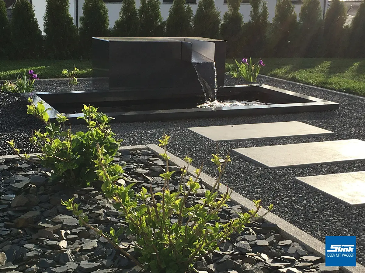 Wasserfall im Garten - modern und im schönen Design