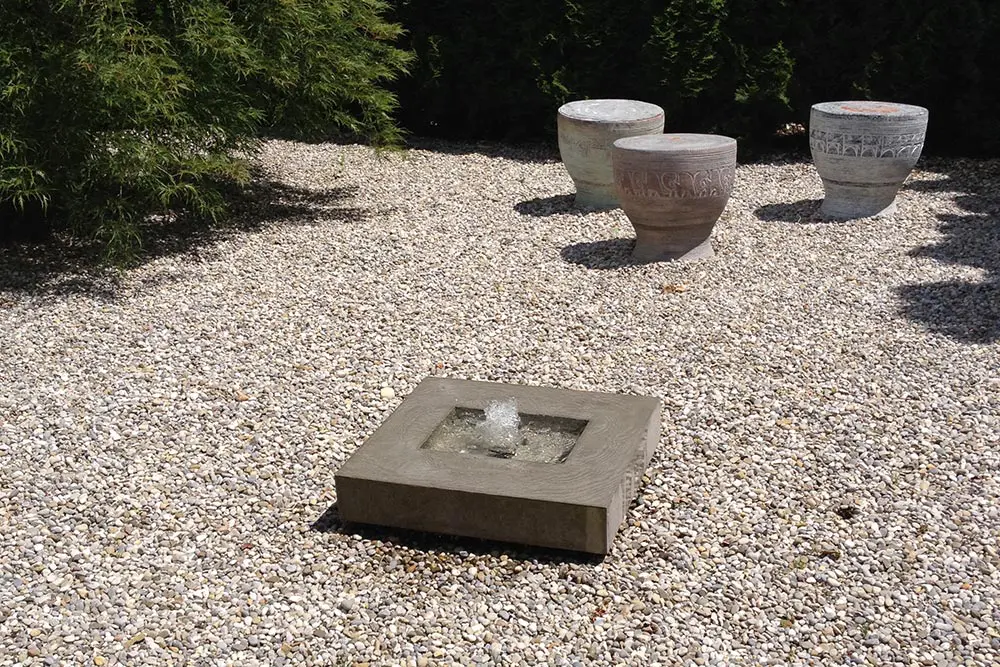 Betonrbunnen Kubusbrunnen modernes Wasserspiel Elemento Slink Brunnen
