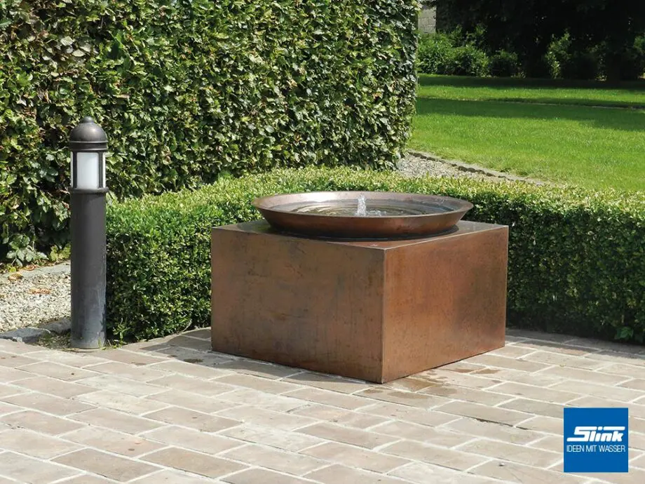Kupferbrunnen, Garten Brunnen, Gartenspringbrunnen modern aus Kupfer, Wasserschale