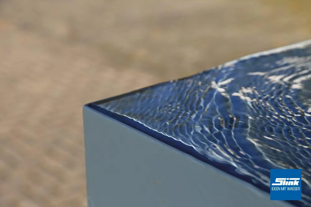 Hochteich, Gartenbrunnen Aluminium, Terrassenbrunnen Alu, Designer-Brunnen, Ideen mit Wasser, Gartenbrunnen kaufen, bestellen, Wasserquell mit Hochbecken, Metall Springbrunnen, modernes Design