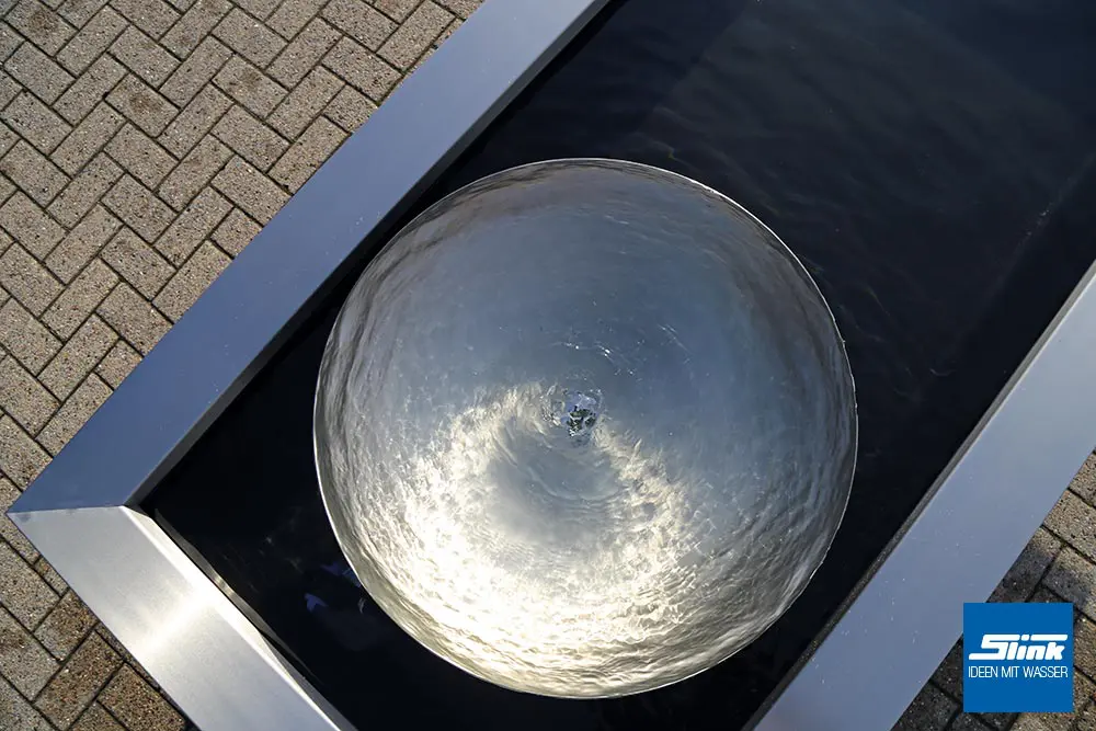GFK-Teichbecken, Wasserbecken, formales Becken, Gartengestaltung, architektonisch, Wasserscahle Edelstahl, Edelstahlschale, Garten, Terrasse