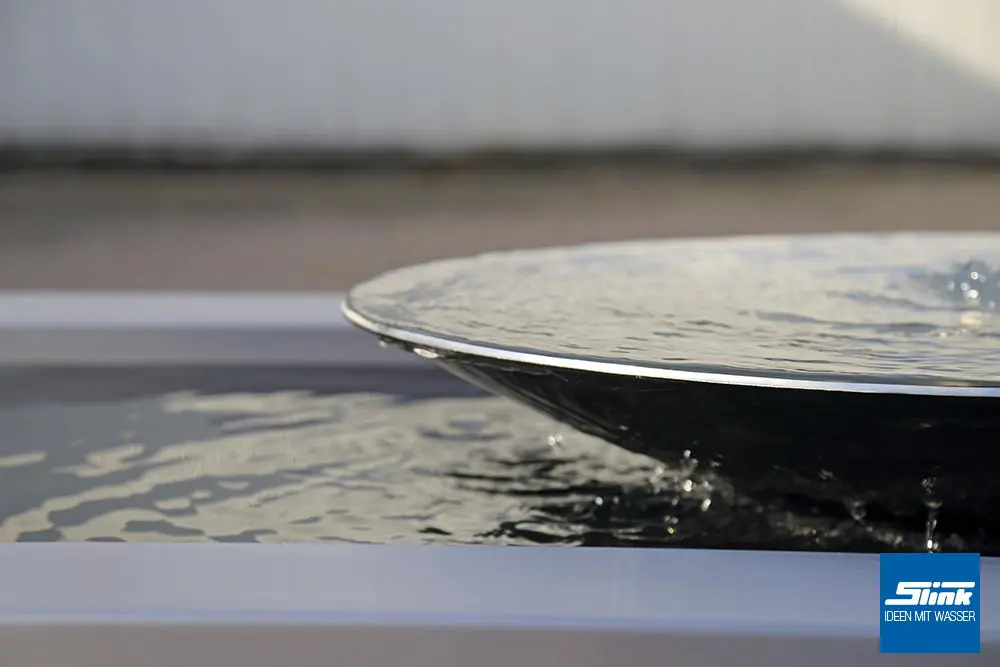 GFK-Teichbecken, Wasserbecken, formales Becken, Gartengestaltung, architektonisch, Wasserscahle Edelstahl, Edelstahlschale, Garten, Terrasse