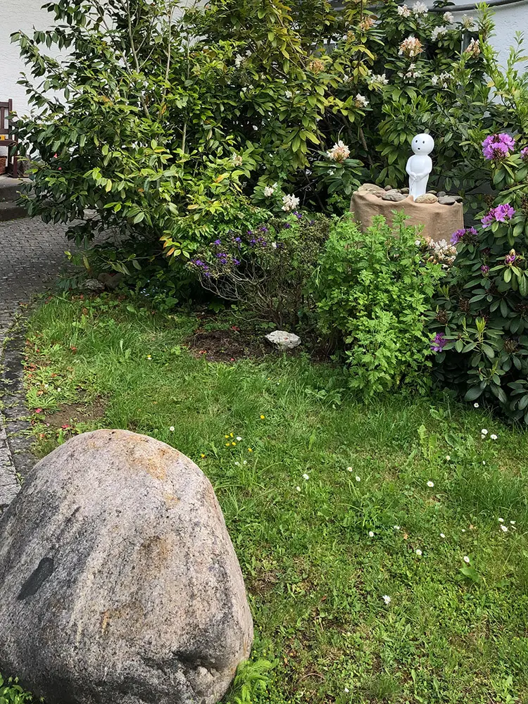 Zierbrunnen, Manneken Pis, Brüssel; modern, Designerbrunnen, witzig, weiß, Gartenbrunnen