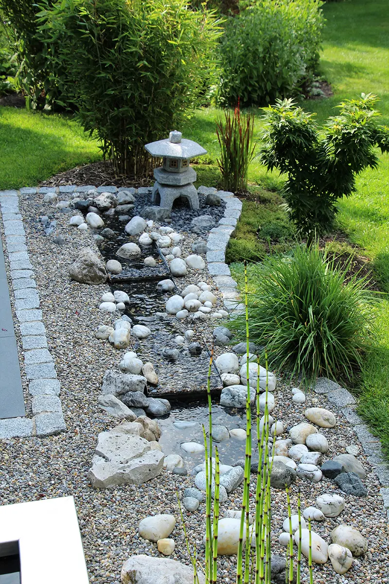 Bachlauf, Edelstahl, Garten, japanisch, Wasserlauf, Beet, Ideen, Gartengestaltung