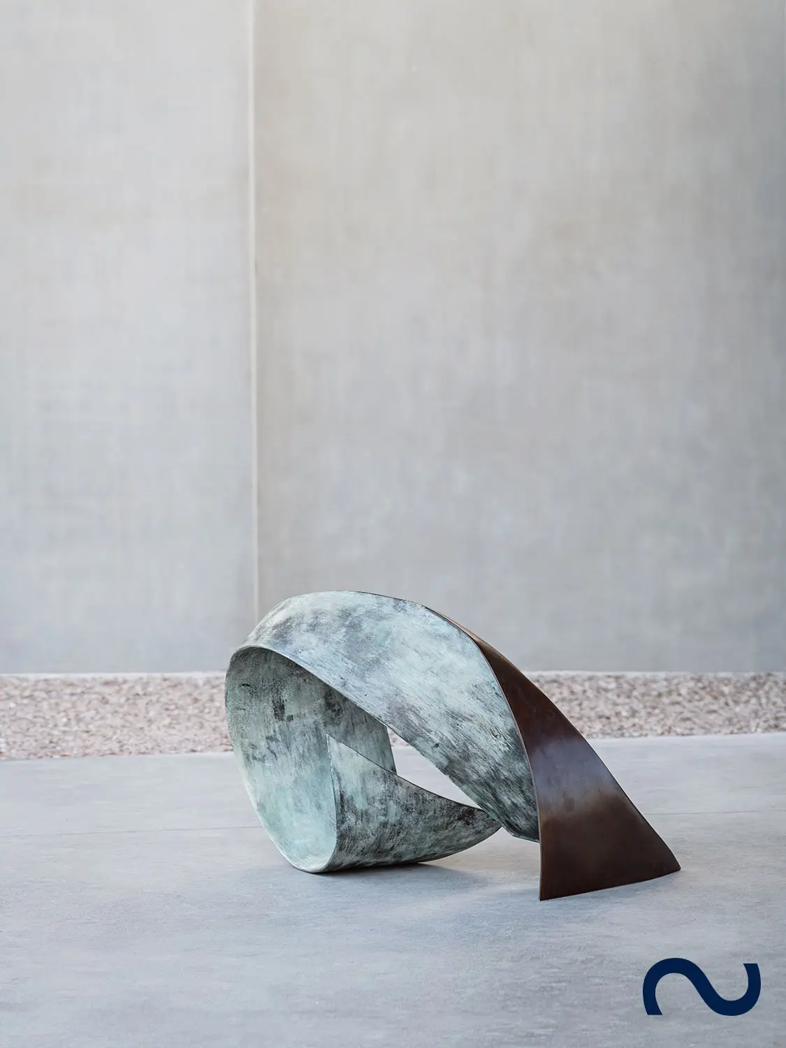 Slink Bronzeskulptur Gartenbronze Kunst Figur Design abstrakt Ocean-Wave-by-Vera-Borghgraef