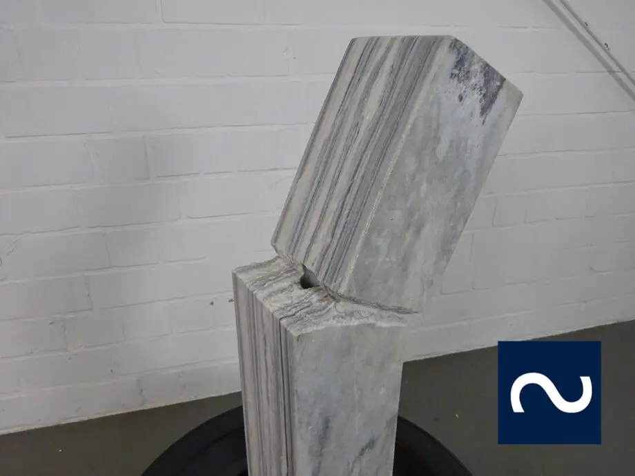 Musterstück: Komplettbrunnen Naturstein-Stele