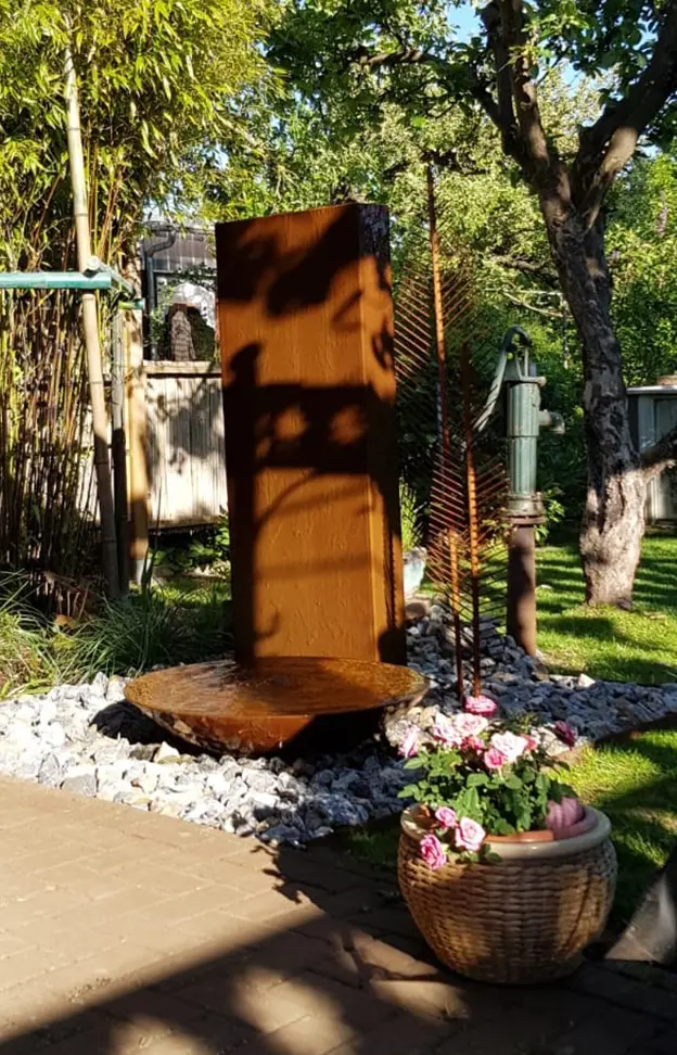 Cortenstahl Designerbrunnen Brunnenschale Wasserstele Gartenbrunnen