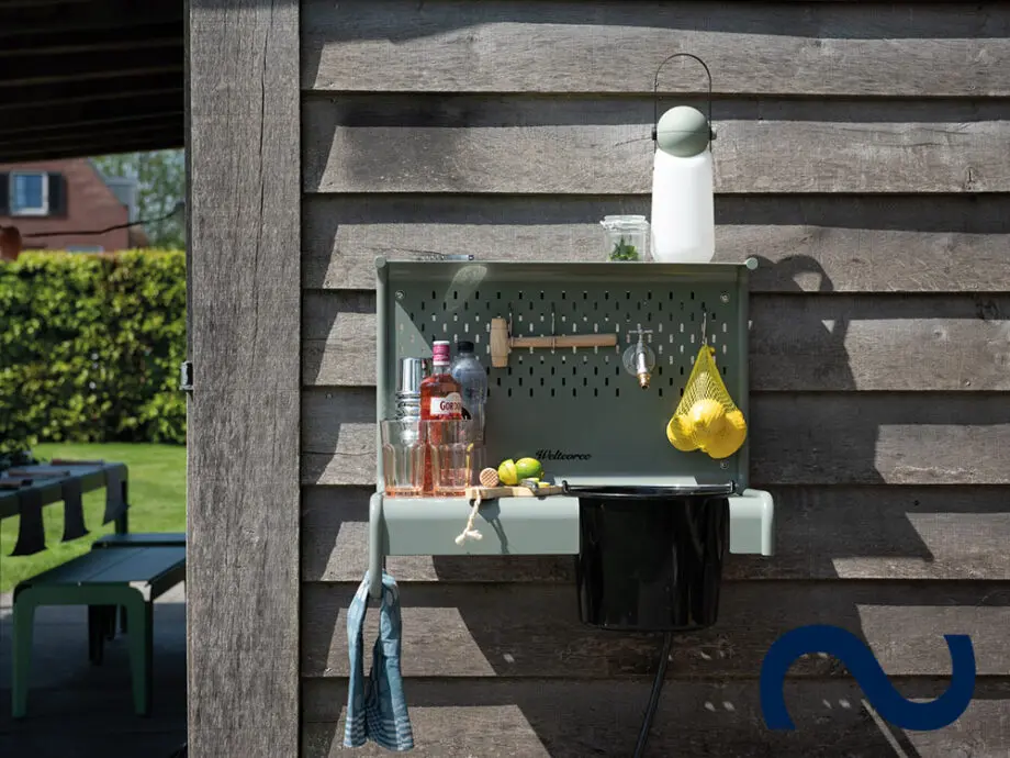 Outdoor-Küche, Garten-Küche, Terrassenküche, Designküche, hängend, Idee, Balkon, Gartenschlauch, grün, modern