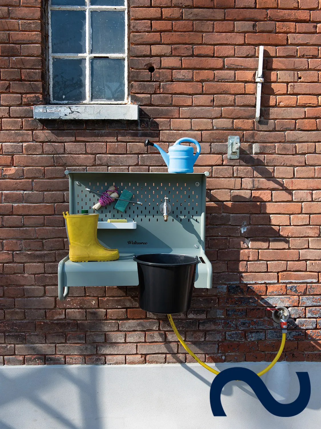 Outdoor-Küche, Garten-Küche, Terrassenküche, Designküche, hängend, Idee, Balkon, Gartenschlauch, grün, modern