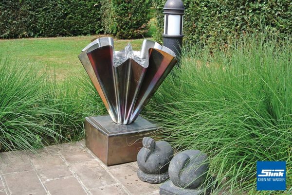 Gartenbrunnen, Edelstahlbrunnen, kunstvoller Brunnen für den Garten, Designerbrunnen kaufen, exklusive Gartenbrunnen, Gartendesign