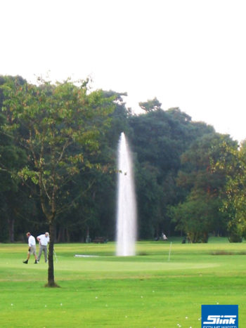 Golfplatz Wasser, Springbrunnen bauen, Fontäne, große Wasserfontäne, Golfanlage, Planung