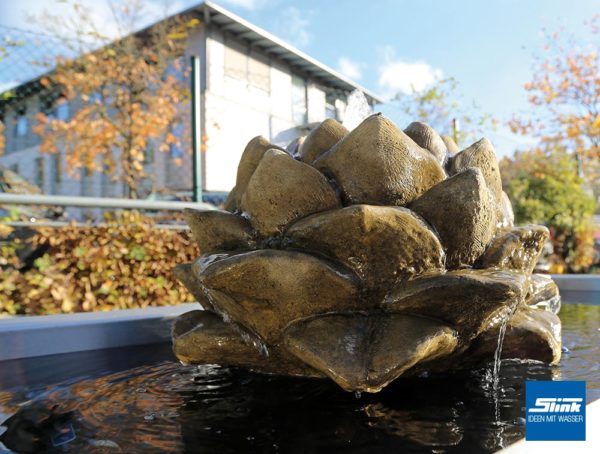 Gartenbrunnen, Springbrunnen, Blüte, Idee Garten, Wasser Garten, Brunnen Design, Gestaltung mit Wasser