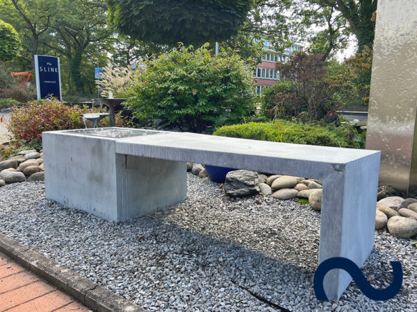 Zinkbrunnen Designerbrunnen Gartenbrunnen Springbrunnen Bank Gartenbank modern Idee