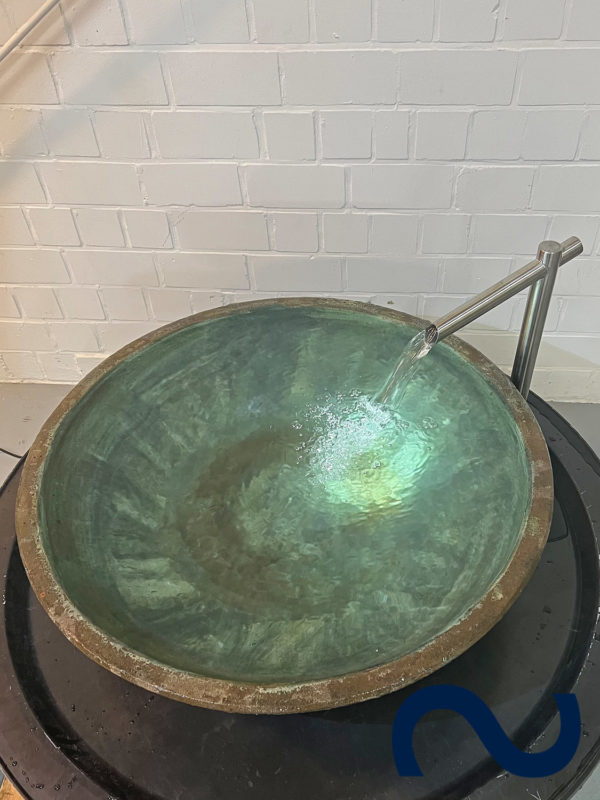 Schalenbrunnen Wasserschale modern Keramik Gartenbrunnen Design Edelstahl-Wasserfall
